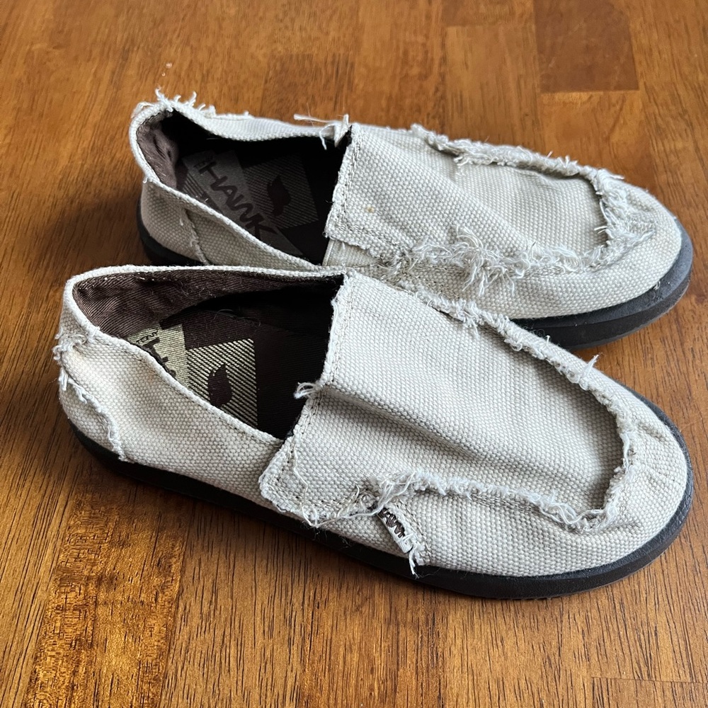 Boys hawk canvas slip on shoes tan size 2